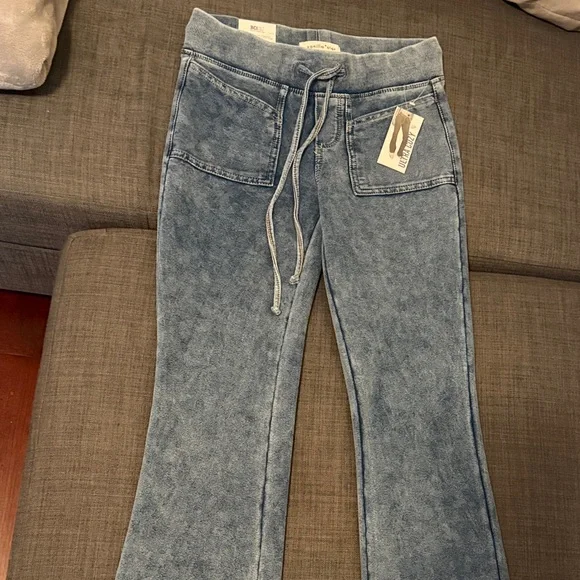 Vanilla star Ultra Cozy Stylish flared Blue Women's Jeans - Picture 3 of 6